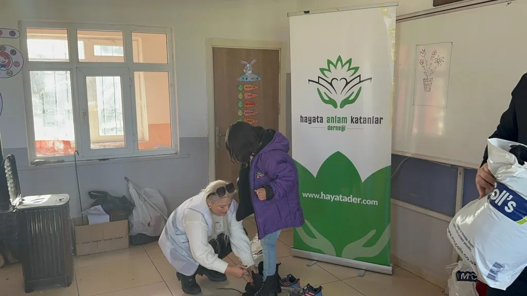 Vezirköprü Mahmatlı ilkokulu öğrencilerine Hediyeler