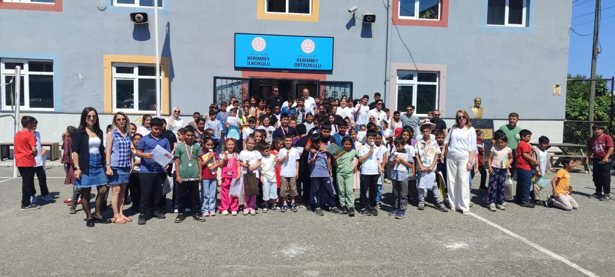 Tekkeköy’de çocuklar için dondurma şenliği