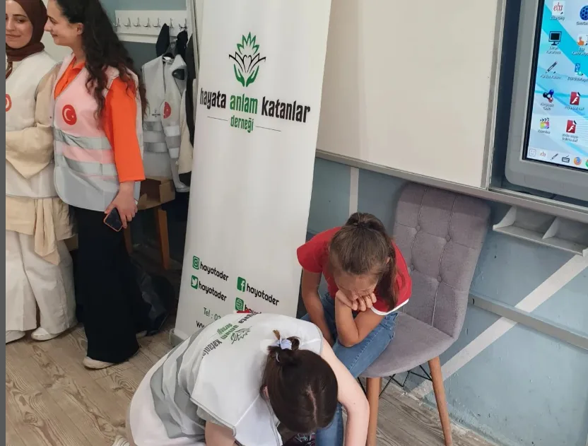 Kavak Emirli ilkokul, ortaokul ve özel eğitim ögrencilerine hediyeler götürdük