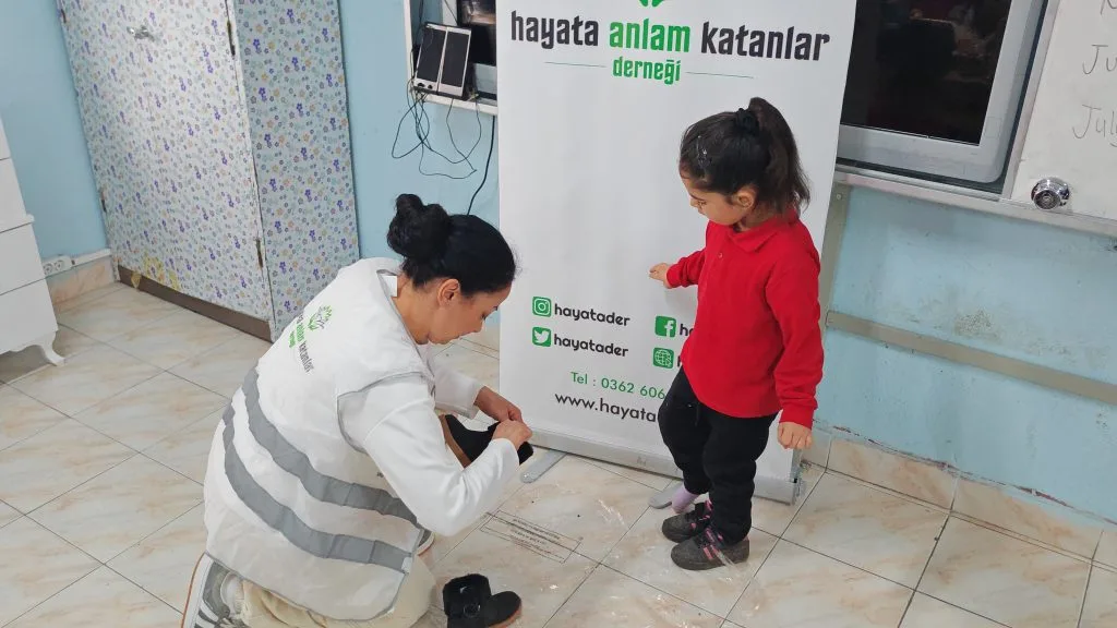 Vezirköprü Örencik İlkokulu Öğrencilerine Hediyeler