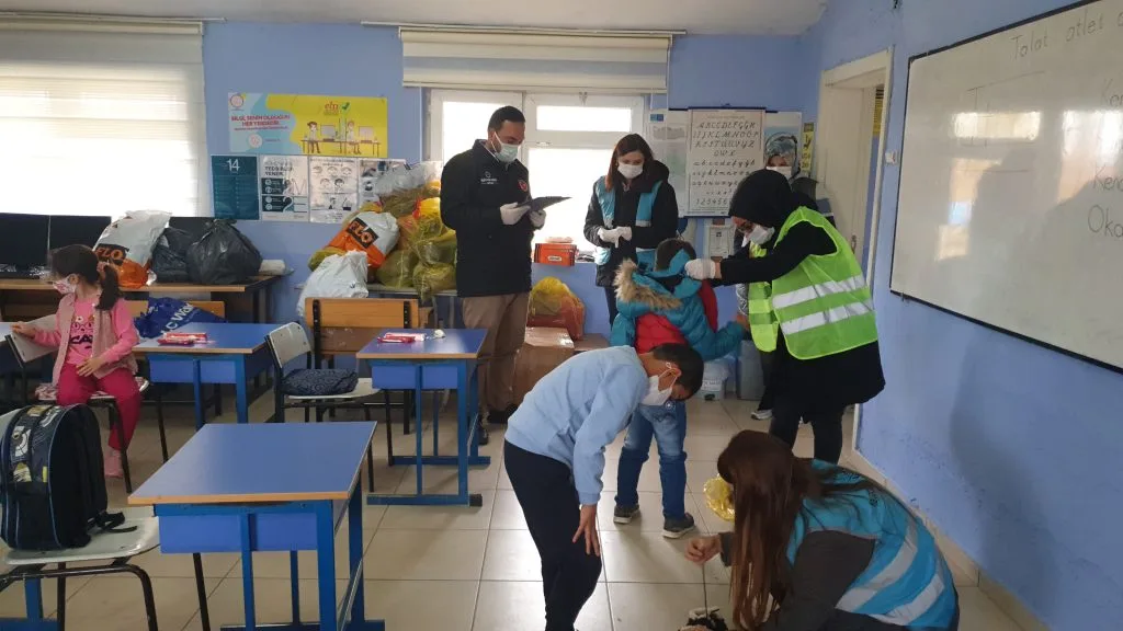 Halkahavlı Köy Çocuklarına Hediyeler