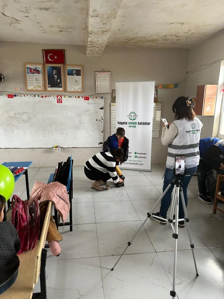 Alaçam Gümüşova İlkokulu Öğrencilerine Hediyeler