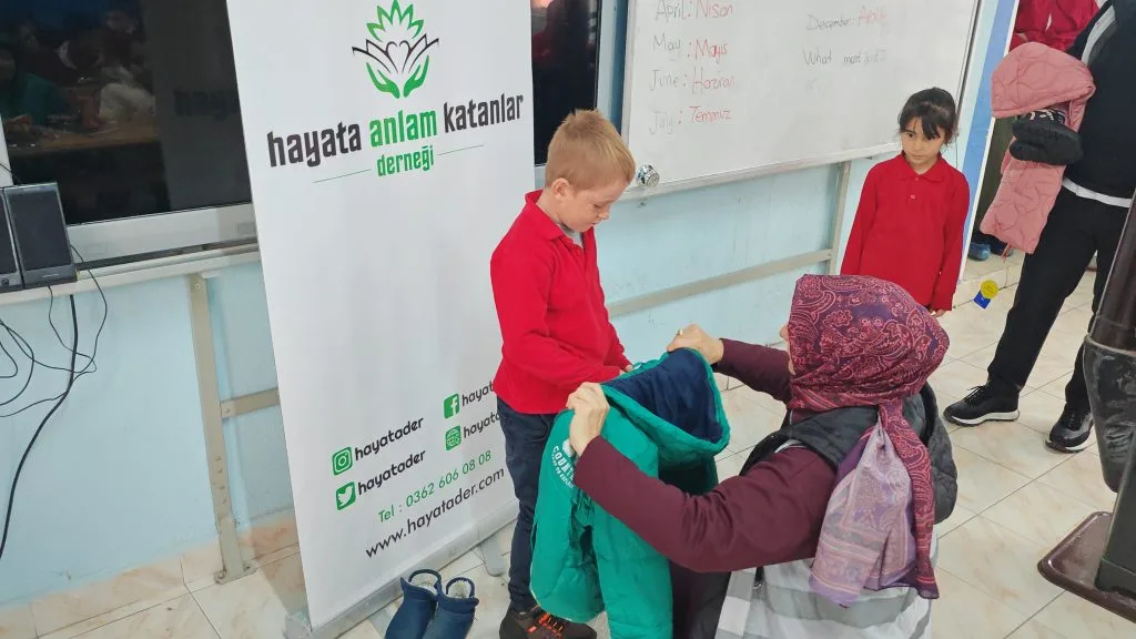 Vezirköprü Örencik İlkokulu Öğrencilerine Hediyeler