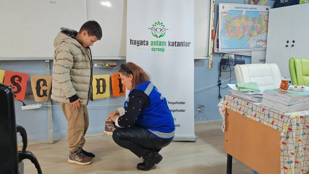 Vezirköprü Hacılı İlkokulu Öğrencilerine Hediyeler