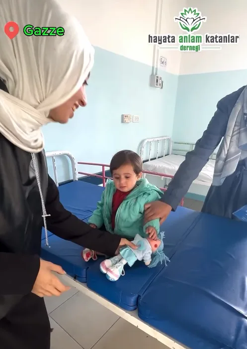 23 Nisan’da Gazze’de Yetim Çocuklara Hediyeler