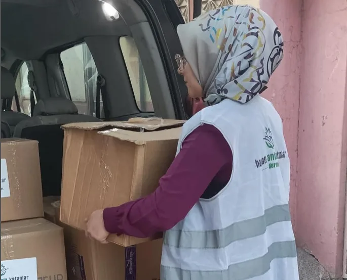 Deprem Bölgesi Yardımları Devam Ediyor