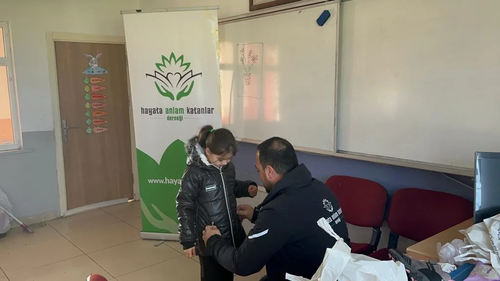 Vezirköprü Mahmatlı ilkokulu öğrencilerine Hediyeler