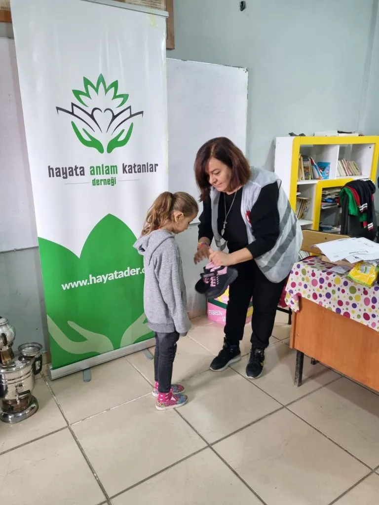 Vezirköprü Büyükkale İlkokulu Öğrencilerine Hediyeler