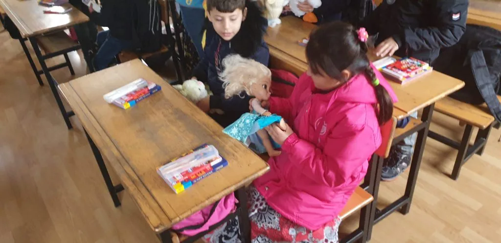 Vezirköprü Öğürlüdere ilkokuluna Hediyeler