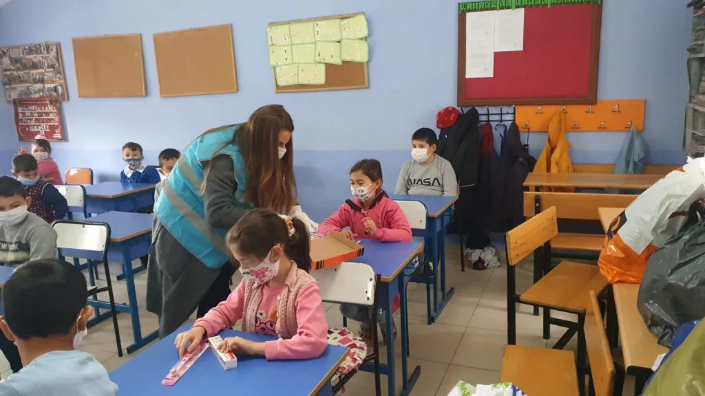 Halkahavlı Köy Çocuklarına Hediyeler