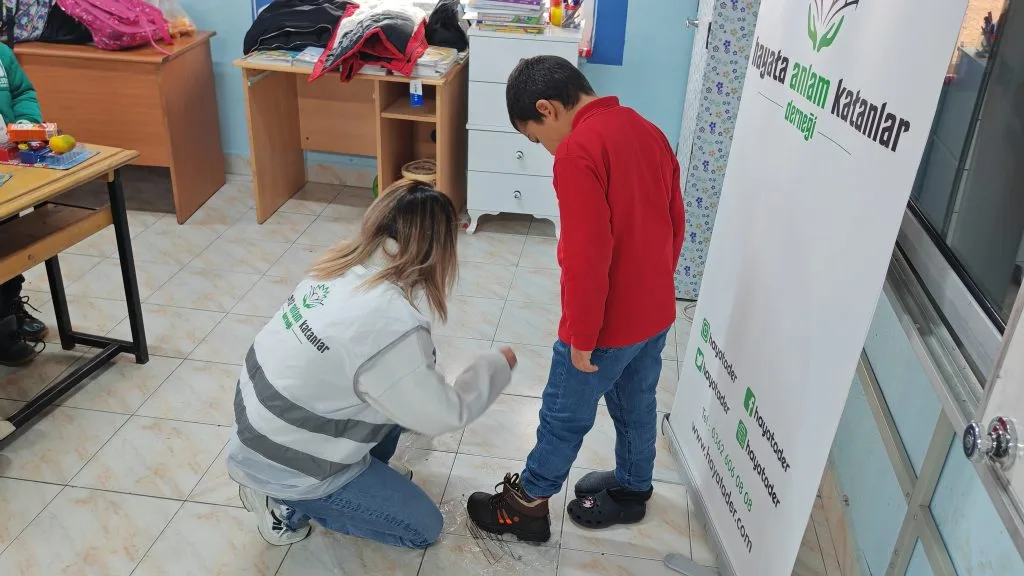 Vezirköprü Örencik İlkokulu Öğrencilerine Hediyeler