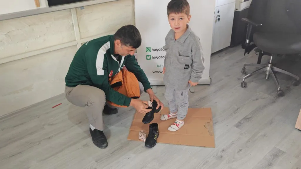 Vezirköprü Teberük ilkokulu Öğrencilerine Hediyeler