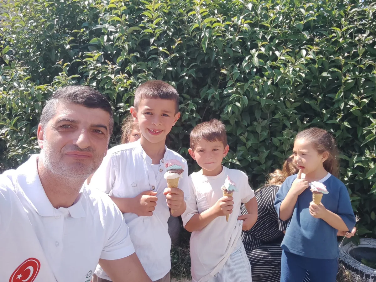Tekkeköy’de çocuklar için dondurma şenliği