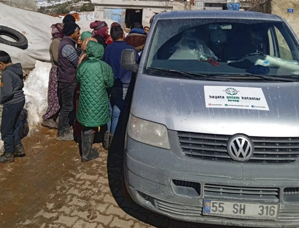 Gaziantep Temsilciliğimiz Depremzedelere Yardım Ediyor