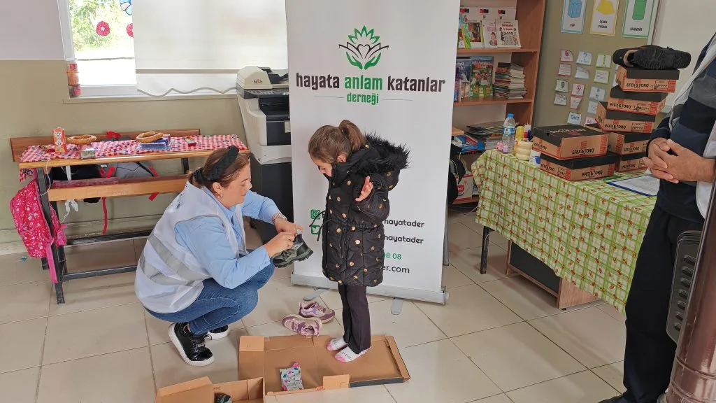 Vezirköprü Göllü Alan Köyü İlkokulu öğrencilerini ziyaret ettik