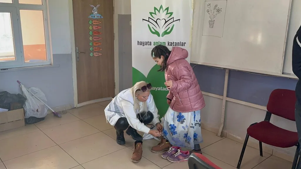 Vezirköprü Mahmatlı ilkokulu öğrencilerine Hediyeler