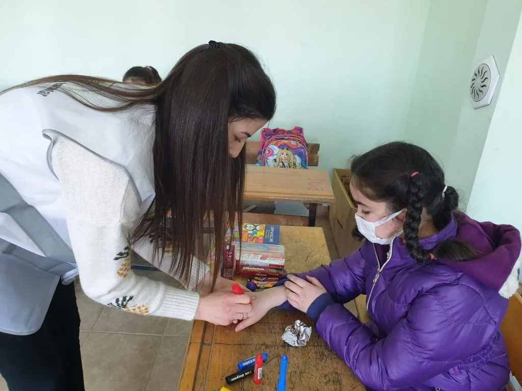 Çarşamba Ticaret Borsası Karakaya Köyü İlkokulu Öğrencilerine Hediyeler