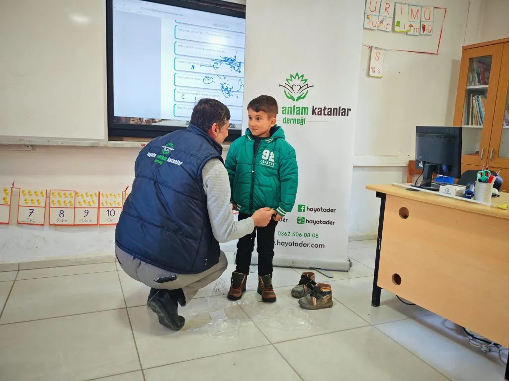 Vezirköprü İnkaya İlkokulu Öğrencilerine Hediyeler