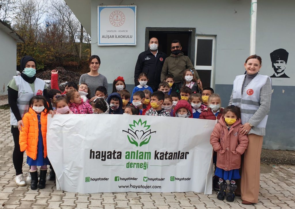 Samsun Asarcık Alişar Köyü İlkokulu Öğrencilerine Hediyeler Götürdük