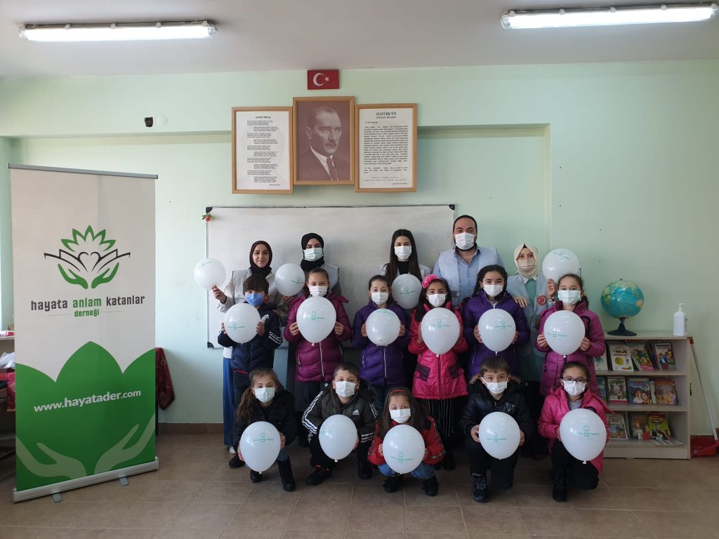 Çarşamba Ticaret Borsası Karakaya Köyü İlkokulu Öğrencilerine Hediyeler