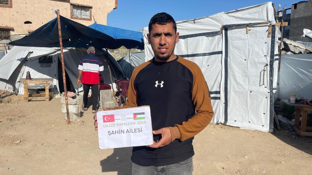 Gazze’de Zekat Dağıtımı