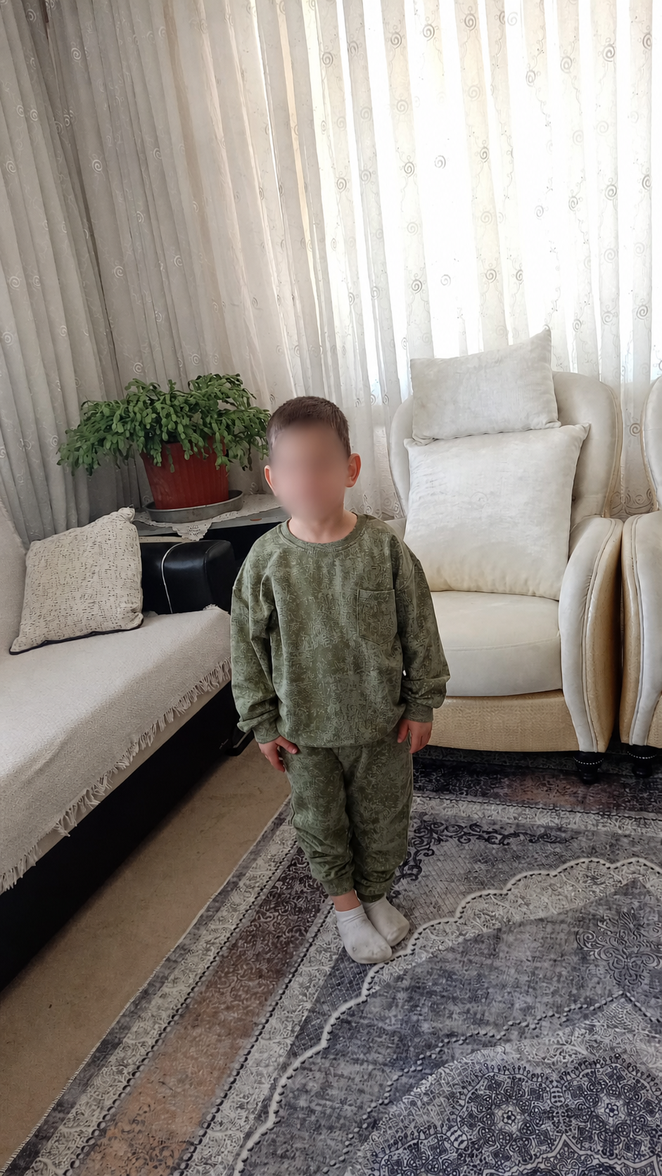 Çocuklara bayramlık hediyelerinin ulaştırılması