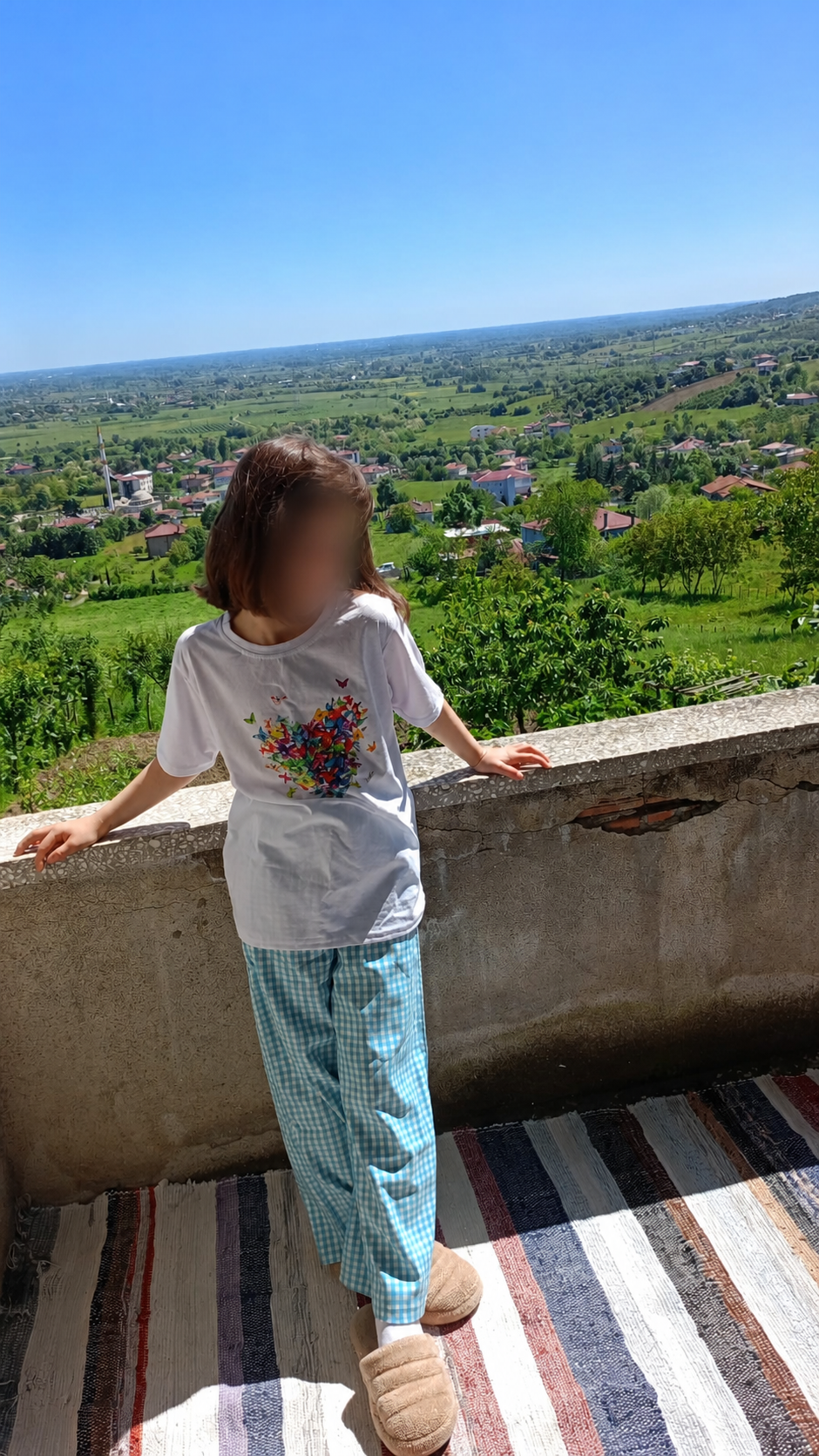 Çocuklara bayramlık hediyelerinin ulaştırılması