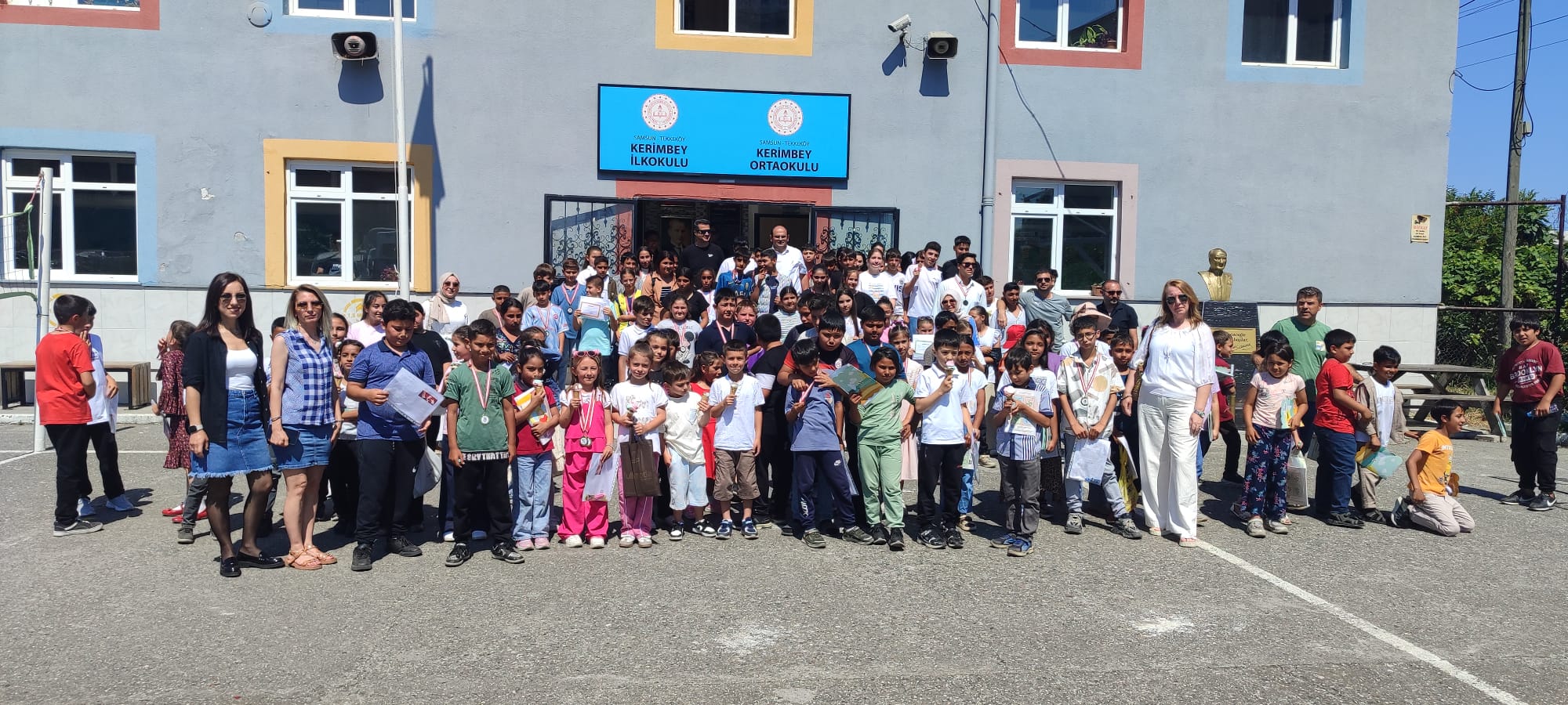 Tekkeköy’de çocuklar için dondurma şenliği