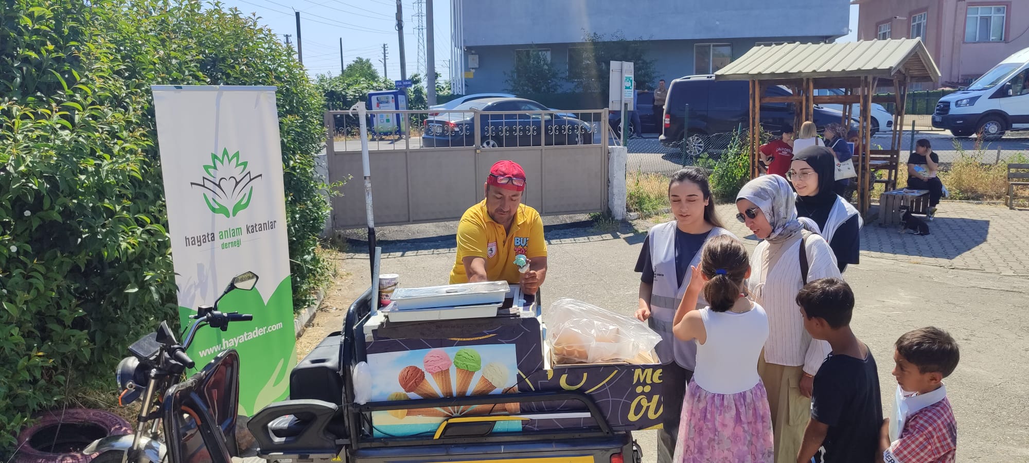 Tekkeköy’de Çocuklar İçin Dondurma Şenliği